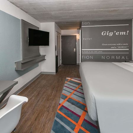 Hotel Tryp By Wyndham College Station Exterior foto