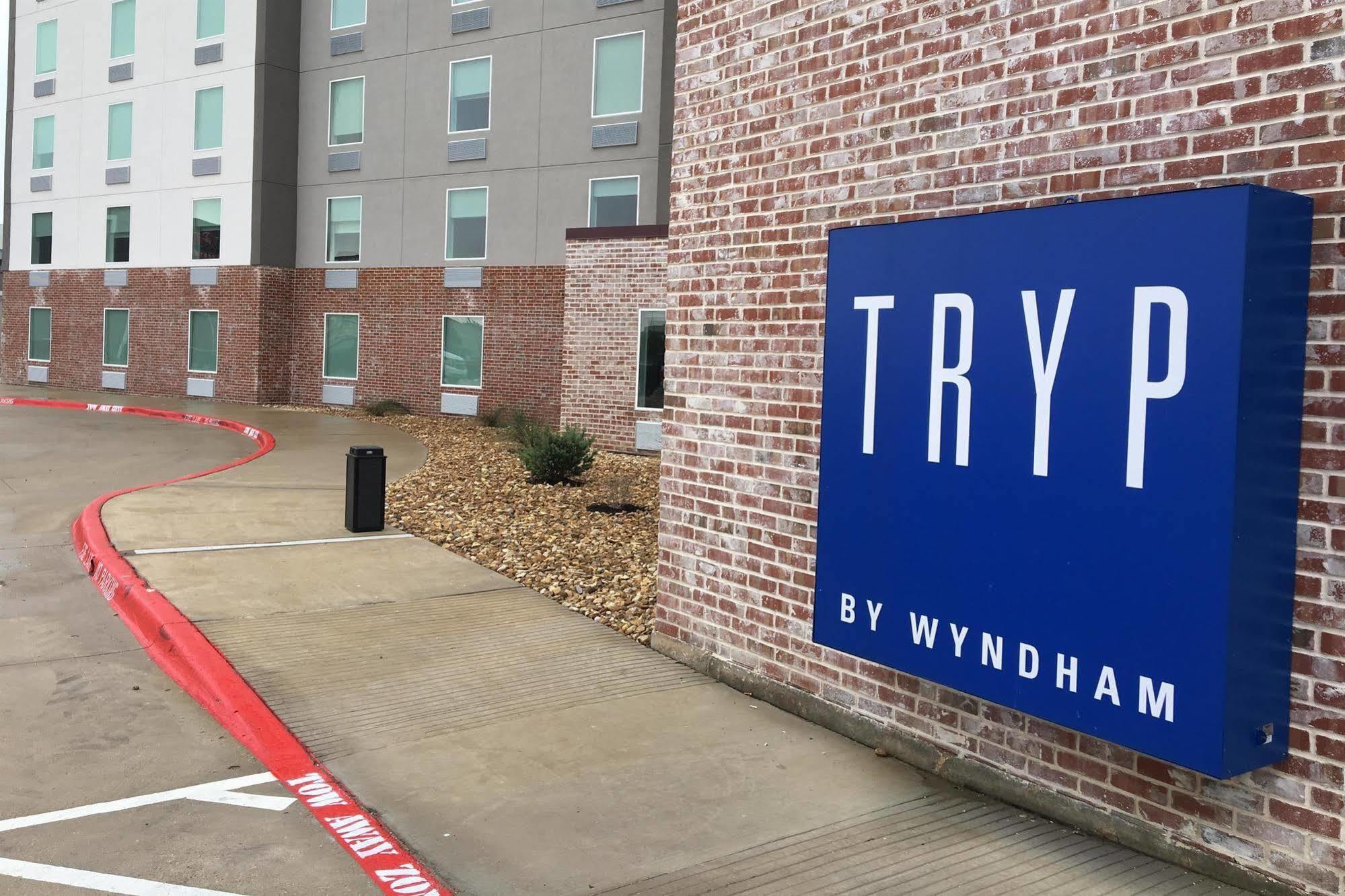 Hotel Tryp By Wyndham College Station Exterior foto